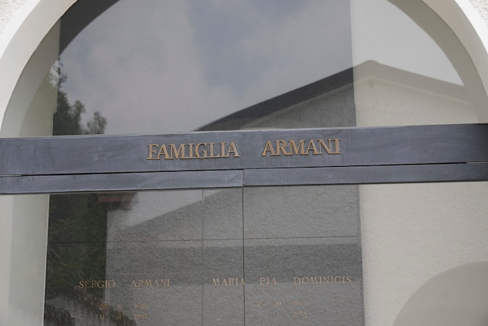 Die Familien-Kapelle der Armanis, die von Giorgio selbst entworfen wurde.