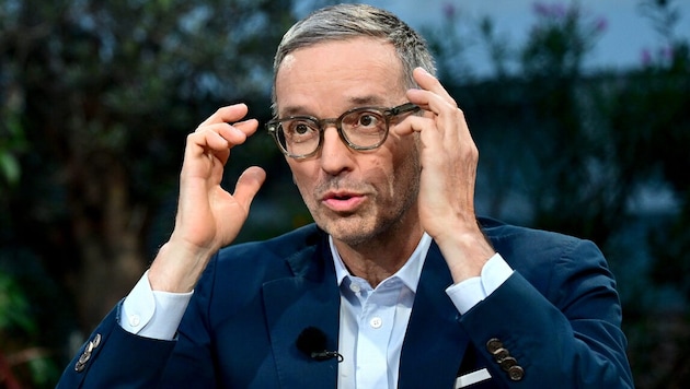FPÖ-Bundesparteiobmann Herbert Kickl ging im ORF-Sommergespräch auch wieder auf die ÖVP los.