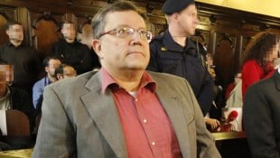 Neonazi Gottfried Küssel wurde rechtskräftig wegen NS-Wiederbetätigung verurteilt und saß ...