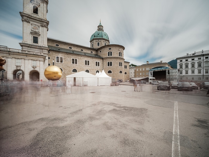 Der Kapitelplatz ist ein historischer Platz in der Altstadt von Salzburg – auch hier wurde nicht ...