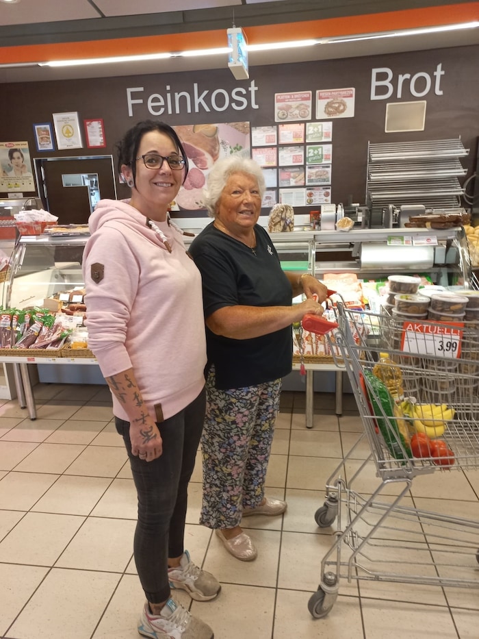 Miteinander machen auch Einkäufe Spaß.