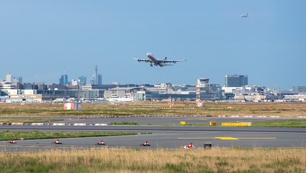Am Frankfurter Flughafen ist eine Bombe aus dem Zweiten Weltkrieg aufgetaucht.