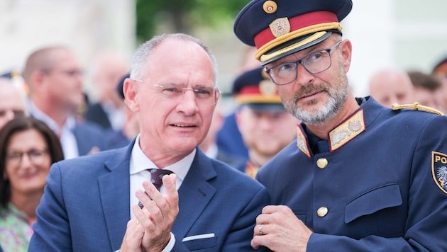 Landespolizeidirektor Andreas Pilsl (rechts) mit Innenminister Gerhard Karner