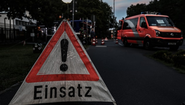 Einsatzkräfte beim Stromausfall in Berin.