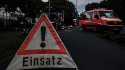 Einsatzkräfte beim Stromausfall in Berin.