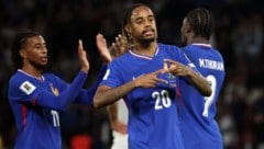 Frankreich zitterte sich zu einem 2:1-Erfolg gegen Island.