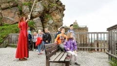 Knisternde Spannung beim Märchensonntag auf der Burgruine Aggstein.
