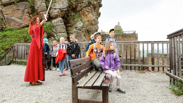 Knisternde Spannung beim Märchensonntag auf der Burgruine Aggstein.