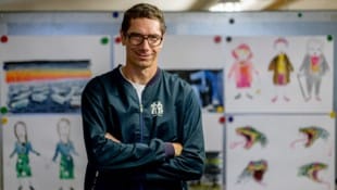 In seinem Atelier in den Stadtbahnbögen hinter der Volksoper Wien: Bühnenbildner Christof Hetzer ...