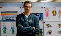 In seinem Atelier in den Stadtbahnbögen hinter der Volksoper Wien: Bühnenbildner Christof Hetzer ...