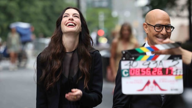 Anne Hathaway steht wieder als Andy Sachs vor der Kamera, Stanley Tucci als Nigel