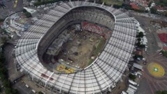 Im – derzeit noch von Renovierungsarbeiten gezeichneten - Aztekenstadion in Mexiko-Stadt findet ...