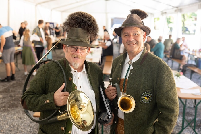 Wolfgang Fässler und Kurt Obwegeser spielten zur Eröffnung auf.
