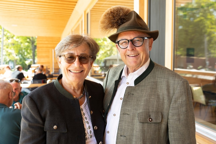 Oberschützenmeister Heinz Hagen mit Ehefrau ElenaLandesjägermeister Dr. Christoph Breier mit ...