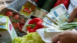 Die Österreicher haben aktuell mit dauernd steigenden Preisen im Lebensmittelhandel zu kämpfen.