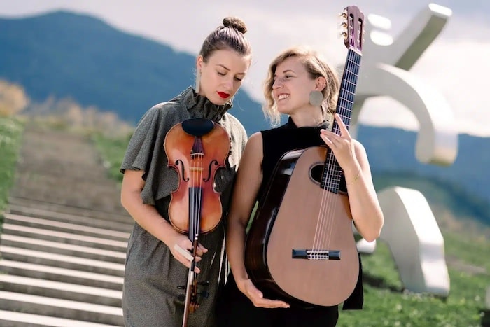Das Duo Sonoma lockt in die Jazz-Lounge am Leibnitzer Hauptplatz.