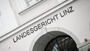 Ein frecher Betrugsfall soll am Mittwoch in Linz verhandelt werden (Symbolbild)