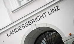 Ein frecher Betrugsfall soll am Mittwoch in Linz verhandelt werden (Symbolbild)