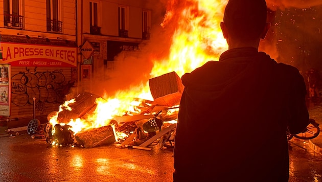 Hunderte Brände auf öffentlichen Straßen begleiteten die Proteste in Frankreich.
