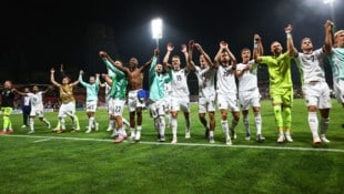 Großer Jubel und ausgelassene Stimmung im ÖFB-Team nach dem 2:1-Erfolg in Zenica gegen Bosnien.