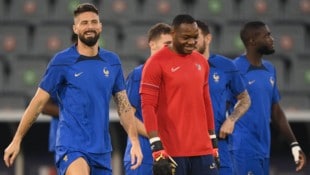 Steve Mandanda (re.) beendet seine Karriere.