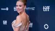 Die Schauspielerin machte in Toronto ihren Rücken zum Star am Red Carpet. Denn darauf gab es ...