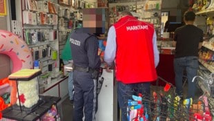 Marktamt und Polizei im Geschäft – jetzt erfolgte der Zugriff nach mehrtägiger Observation.