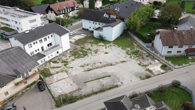 In Vorchdorf sorgt dieses Grundstück seit acht Jahren für heftige Diskussionen.