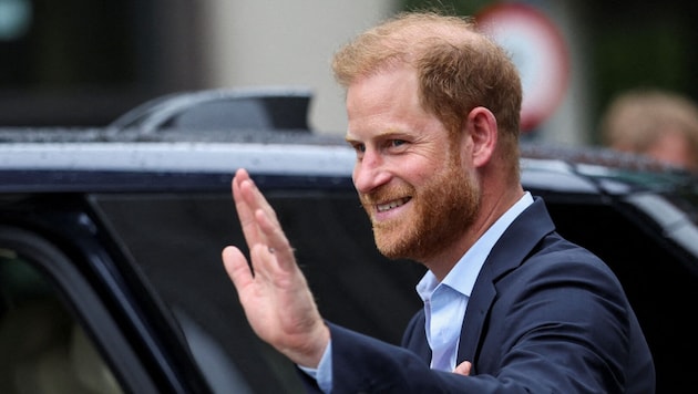 Prinz Harry will sich laut eigener Aussage mit seinem Vater König Charles versöhnen. Die Zeichen ...