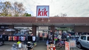 Der Textilriese Kik betreibt in Österreich 254 Standorte. Wegen hoher Verluste drohen neben ...