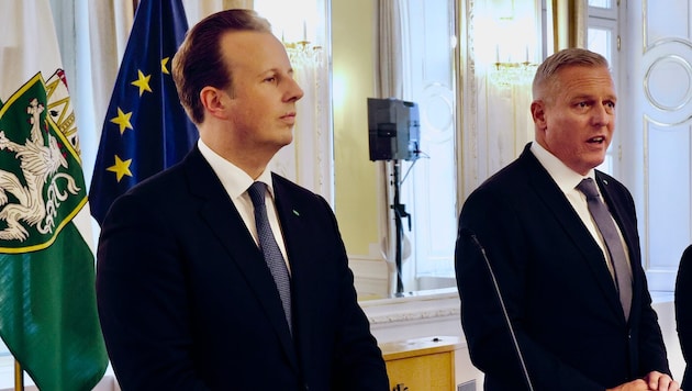 Mario Kunasek (rechts) und Karlheinz Kornhäusl wollen, dass der Bund auf Steuer verzichtet.