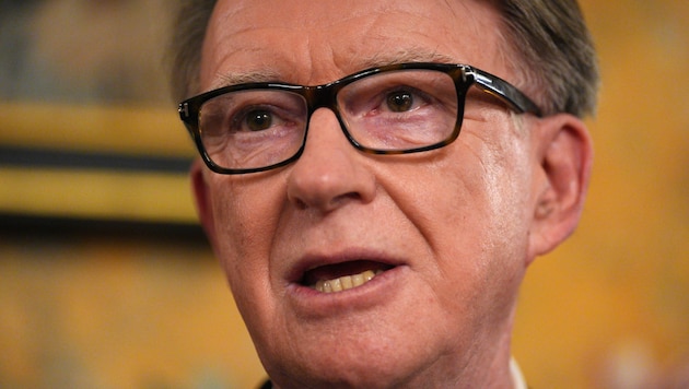 Peter Mandelson stand in Verbindung mit Jeffrey Epstein.