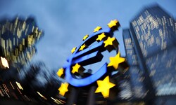 Die Europäische Zentralbank (EZB) verzichtet trotz deutlich gestiegener Energiepreise auf eine ...