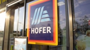 Hofer betont: Es gehe um Umstrukturierung, nicht Jobabbau.