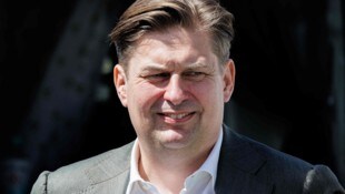 Es geht um Vorwürfe von Bestechlichkeit und Geldwäsche: Der Bundestag hat die Immunität von ...