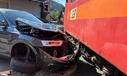 Am Auto entstand ein Totalschaden.