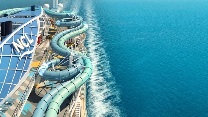 Der Aquaslide-Coaster, ein einzigartiges Erlebnis auf hoher See für Adrenalinfans.