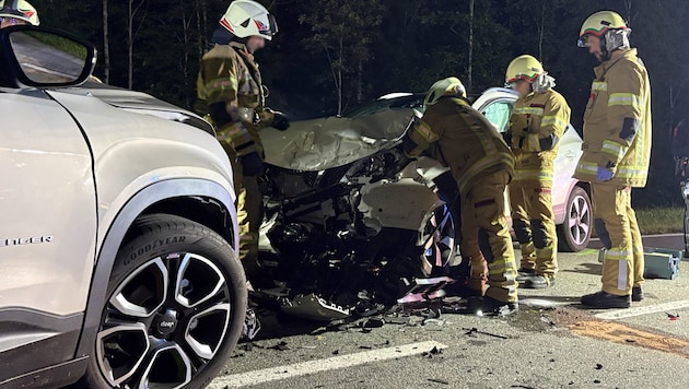 An beiden Autos entstand Totalschaden.