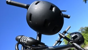 Ab 1. Mai gilt die Helmpflicht auch für E-Scooter-Fahrer – aber nur bis zum 16. Geburtstag