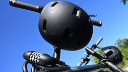 Ab 1. Mai gilt die Helmpflicht auch für E-Scooter-Fahrer – aber nur bis zum 16. Geburtstag