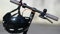 Die beiden Mädchen nutzten einen E-Scooter (Symbolbild).