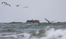 Flüchtlinge im Ärmelkanal (Archivbild): Laut einer AFP-Zählung kamen hier im vergangenen Jahr ...