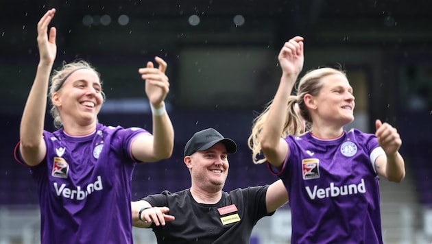Die Party geht weiter: Mit dem 0:0 in Paris sind Austrias Frauen weiter auf Kurs Richtung ...