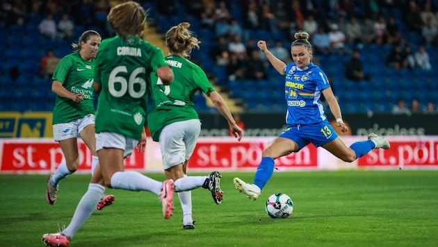 Carina Brunold (r.) gehört zu den Führungsspielerinnen in St. Pölten.