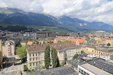 So nah sich die Häuser von Med-Uni und Tirol Kliniken auch stehen, so fern war man sich lange ...