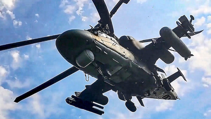 Ein russischer Kampfhubschrauber des Typs Kamow Ka-52