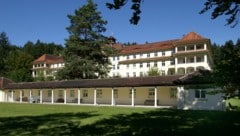 Die ehemalige Lungenheilanstalt Gaisbühel ist seit Jahren ein Flüchtlingsquartier. In der ...