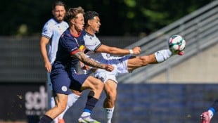 Das letzte Duell verloren Nicolas Rossi (r.) und seine Teamkollegen gegen Liefering mit 3:4.