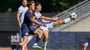 Liefering-Kapitän Phillip Verhounig (li.).