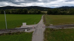 Der Bahnübergang in Mattighofen wurde im Frühjahr gebaut. Der Preis von einer Million Euro sorgt ...